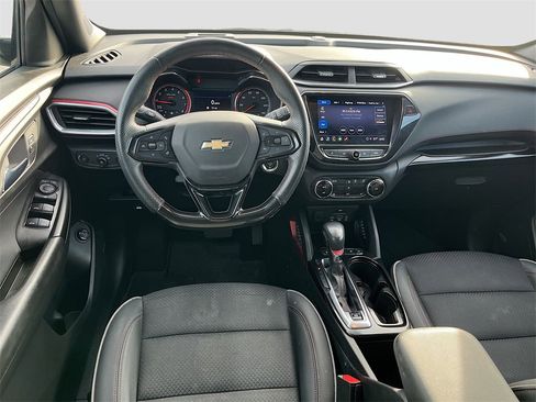 Used 2023 Chevrolet TrailBlazer RS w/ Sun and Liftgate Package image 23