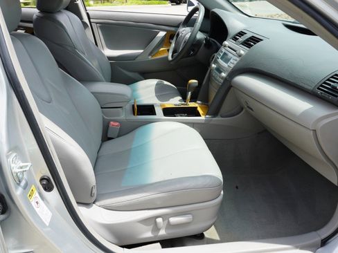 Used 2007 Toyota Camry XLE FWD image 14