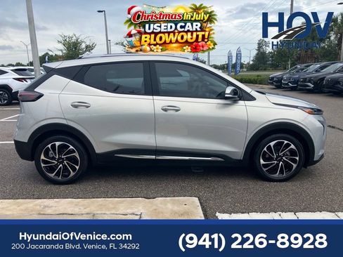 Used 2023 Chevrolet Bolt EUV Premier w/ Sun & Sound Package FWD image 31