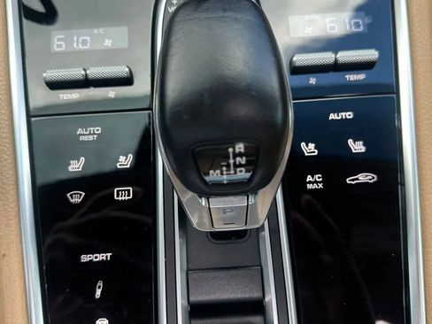 Used 2018 Porsche Panamera 4 AWD/4WD image 20