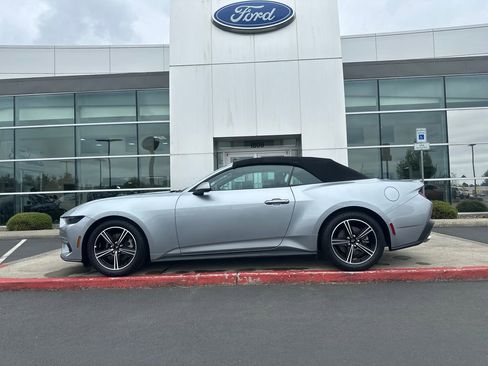 Used 2025 Ford Mustang Premium RWD image 1