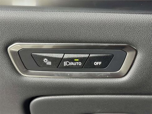 Used 2025 BMW X7 xDrive40i w/ Premium Package image 19