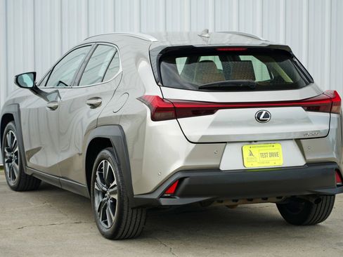 Used 2021 Lexus UX 200 image 46