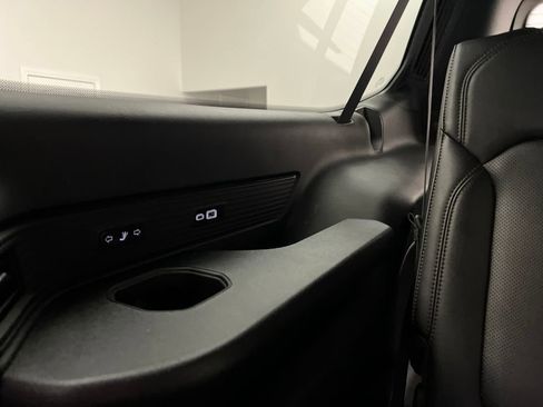 Used 2024 Jeep Wagoneer L Series II w/ Flexible Seating Group image 33