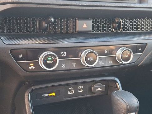 Certified 2023 Honda CR-V EX image 17