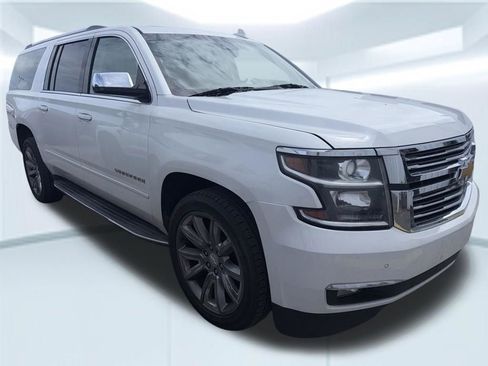 Used 2017 Chevrolet Suburban Premier RWD image 4