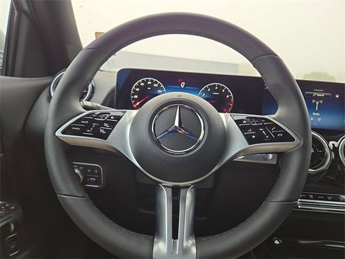 New 2026 Mercedes-Benz GLB 250 4MATIC image 17