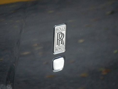 Used 2016 Rolls-Royce Phantom Drophead Coupe image 5