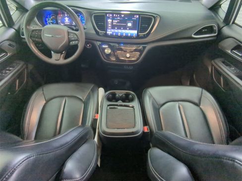 Used 2023 Chrysler Pacifica Touring-L w/ S Appearance Package image 14