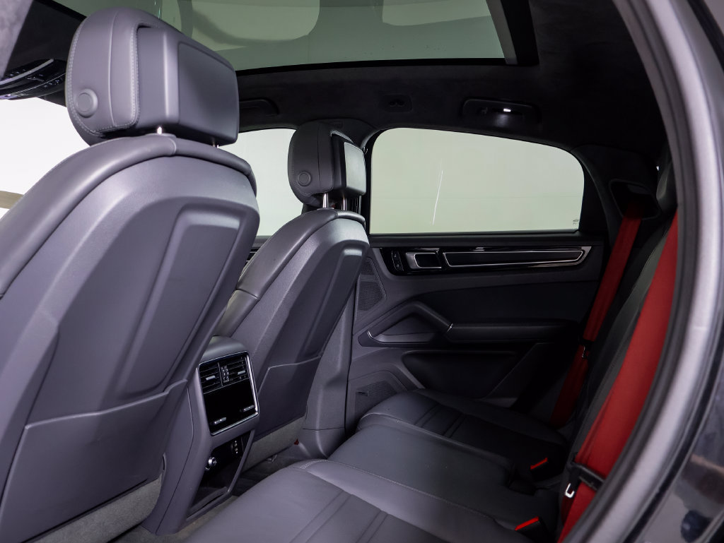 Certified 2023 Porsche Cayenne GTS w/ Premium Package Plus AWD/4WD image 10