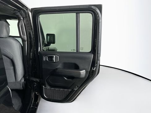 Used 2025 Jeep Wrangler Unlimited Sahara w/ Safety Group AWD/4WD image 29