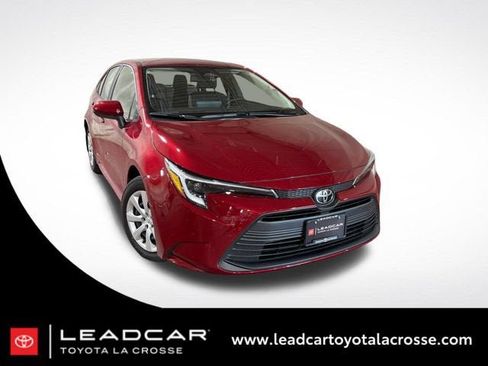 Used 2026 Toyota Corolla LE AWD/4WD image 1