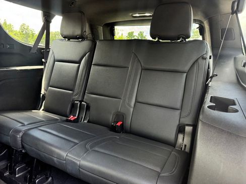 Used 2022 Chevrolet Suburban Z71 AWD/4WD image 10