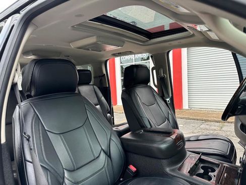 Used 2013 GMC Yukon XL Denali RWD image 32