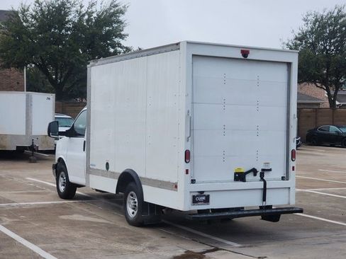Used 2025 Chevrolet Express 3500 w/ Power Convenience Package image 3