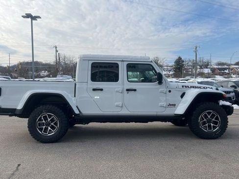 New 2025 Jeep Gladiator Rubicon w/ Convenience Group image 2