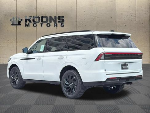 New 2026 Lincoln Navigator Reserve w/ Jet Appearance Package AWD/4WD image 6