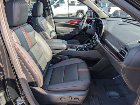 Used 2024 Chevrolet Traverse RS w/ LPO, Floor Liner Package AWD/4WD image 11