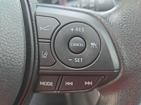 Used 2025 Toyota RAV4 XLE w/ Convenience Package FWD image 18