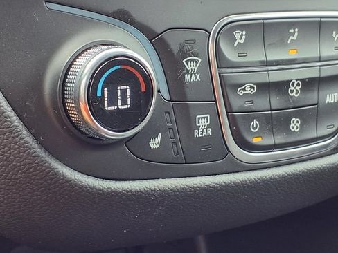Used 2024 Chevrolet Equinox LT FWD image 5
