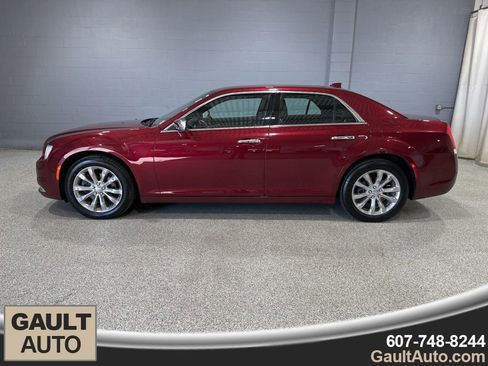 Used 2018 Chrysler 300 Limited w/ Safetytec Plus Group AWD/4WD image 5