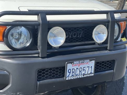 Used 2008 Toyota FJ Cruiser 4WD image 8