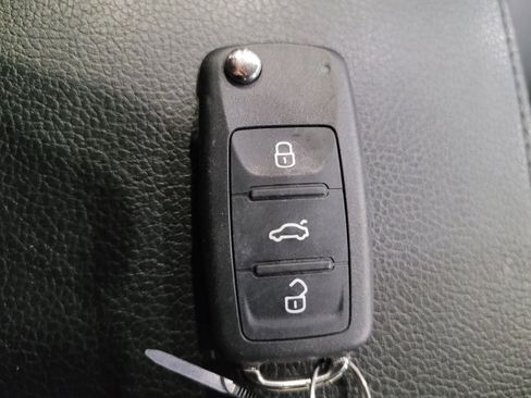Used 2017 Volkswagen Jetta SEL FWD image 32