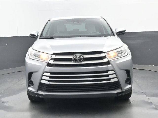 Used 2017 Toyota Highlander LE FWD image 5