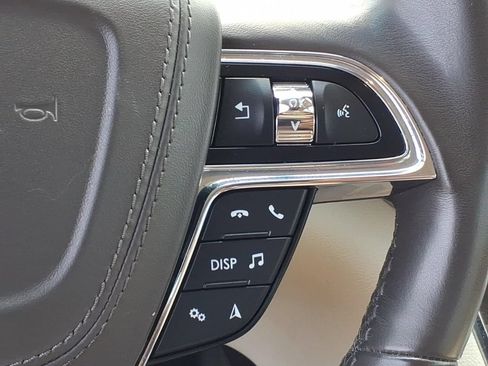 Used 2019 Lincoln Continental Select AWD/4WD image 10