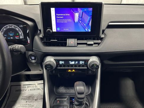 Used 2025 Toyota RAV4 XLE image 25