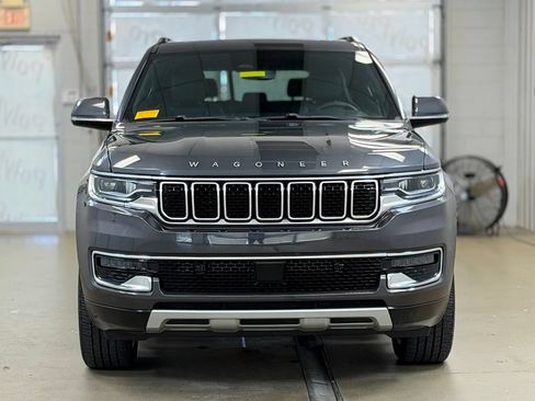 Used 2022 Jeep Wagoneer Series II w/ Premium Group I AWD/4WD image 2