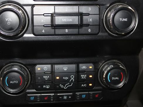 Used 2019 Ford F250 Lariat w/ Lariat Ultimate Package AWD/4WD image 54