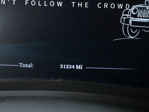 Used 2017 Jeep Wrangler Sahara image 27