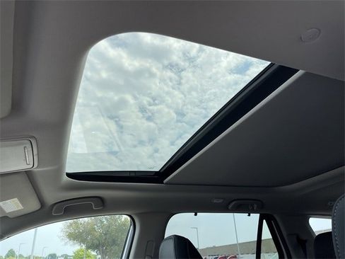 New 2025 Honda Pilot Touring image 23