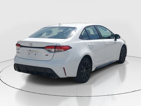 Certified 2024 Toyota Corolla SE FWD image 3