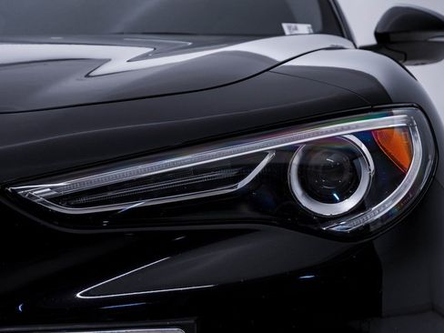 Used 2020 Alfa Romeo Stelvio Ti w/ Nero Edizione image 7