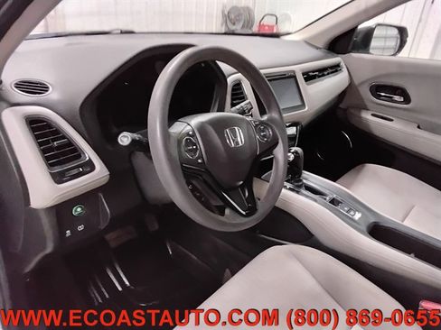 Used 2016 Honda HR-V EX image 11