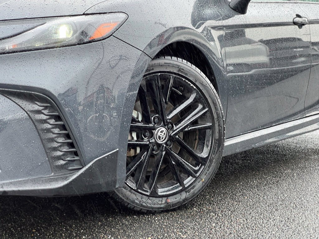 Used 2025 Toyota Camry SE FWD image 2