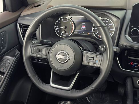 Used 2023 Nissan Rogue SL w/ SL Premium Package image 20
