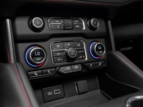 Used 2024 Chevrolet Suburban RST w/ Luxury Package image 47