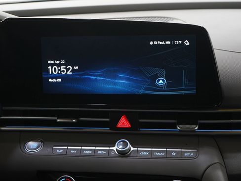 Used 2025 Hyundai Elantra SEL FWD image 17