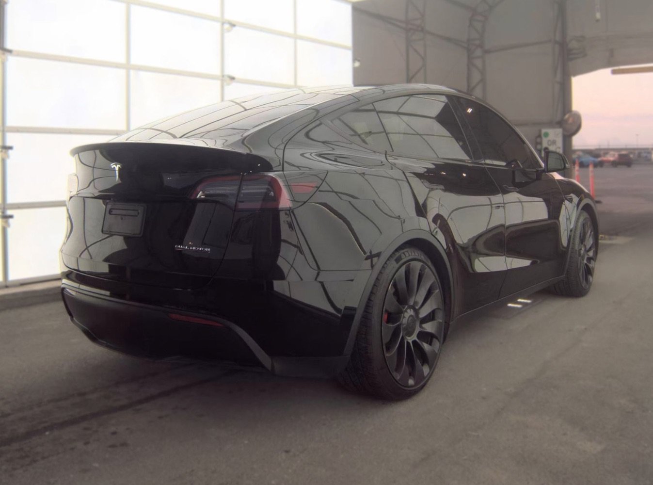 Used 2023 Tesla Model Y Long Range AWD/4WD image 4