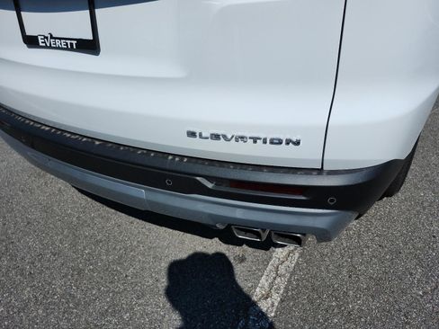 New 2026 GMC Acadia Elevation image 4