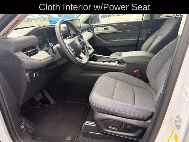 Used 2025 Ford Explorer Active AWD/4WD image 11