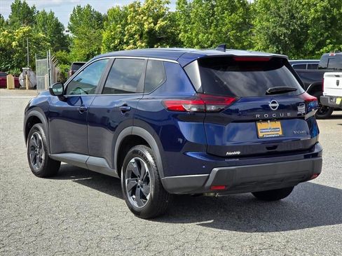 Used 2024 Nissan Rogue SV AWD/4WD image 24