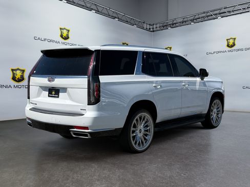 Used 2022 Cadillac Escalade Luxury RWD image 5