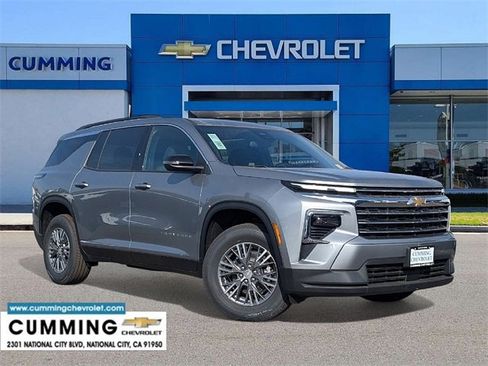 New 2026 Chevrolet Traverse LT image 1