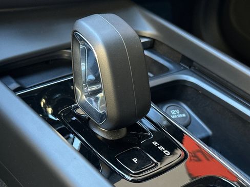 Used 2025 Volvo XC60 B5 Core w/ Protection Package Premier image 24