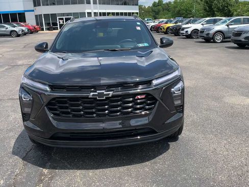 Certified 2024 Chevrolet Trax RS w/ Sunroof Package FWD image 3