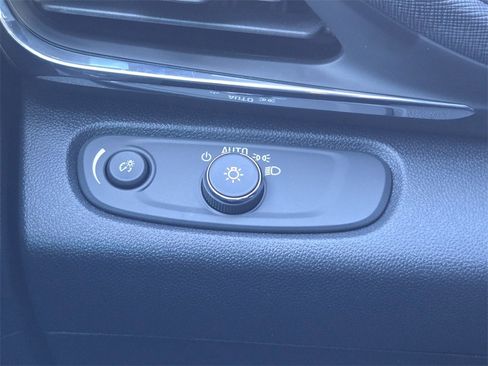 Used 2026 Buick Envista Preferred image 17